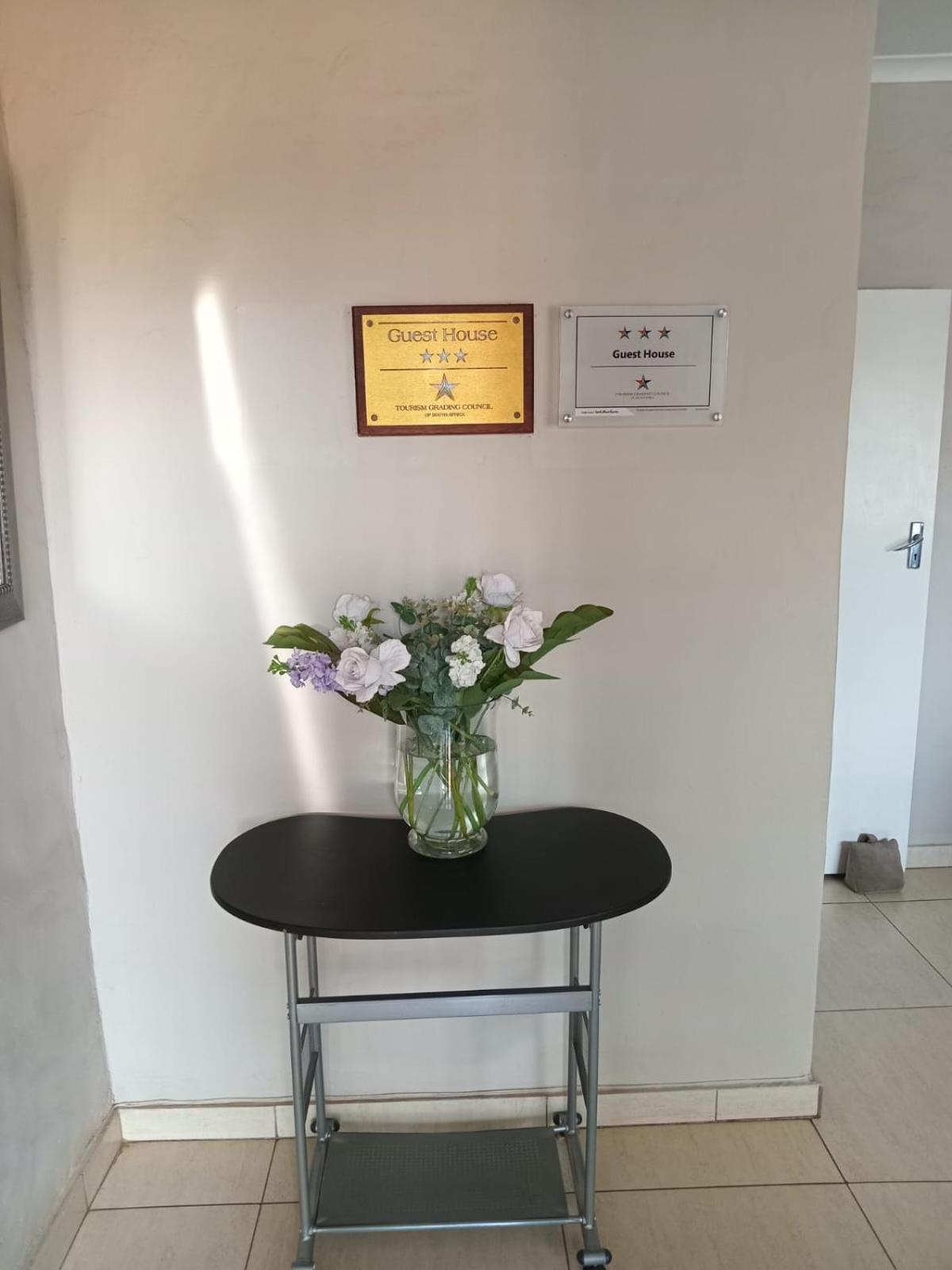 African Kingdom Guest House Boksburg Dış mekan fotoğraf