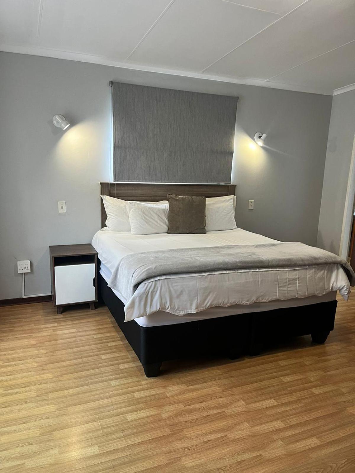African Kingdom Guest House Boksburg Oda fotoğraf