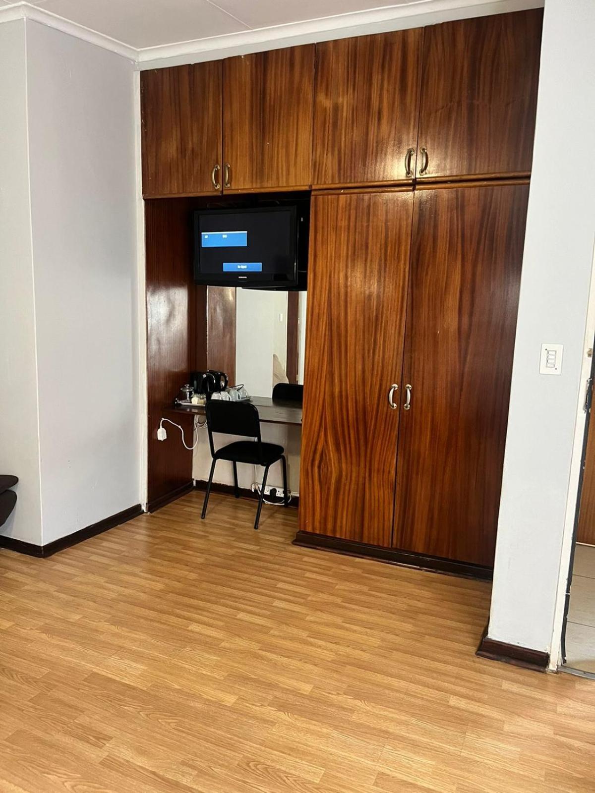 African Kingdom Guest House Boksburg Dış mekan fotoğraf