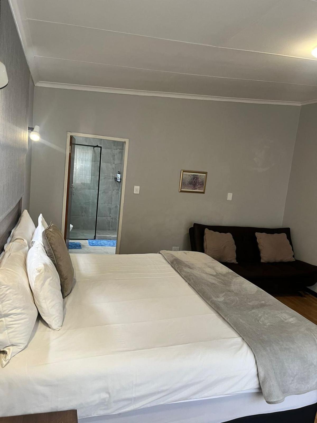 African Kingdom Guest House Boksburg Dış mekan fotoğraf